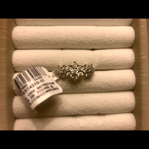 Bridge diamond ring - Picture 7 of 7